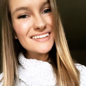 Meet your Posher, Alie